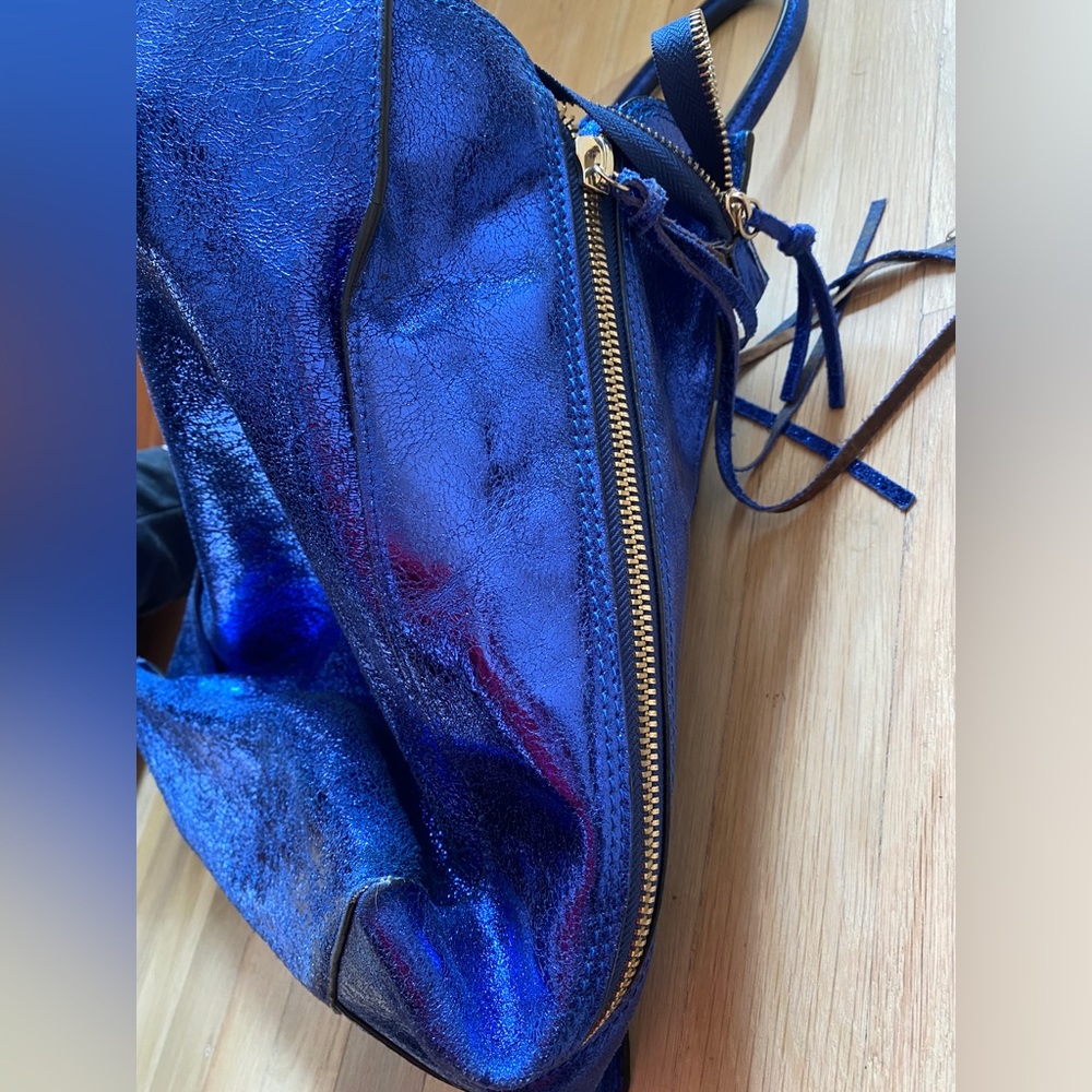 Gorgeous Essentiel Antwerp Blue Purse with Heart Keychain - Picture 6 of 16